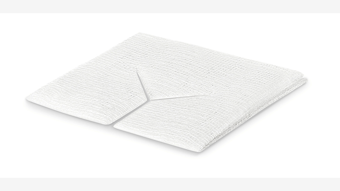 147769_Peha_slit_dressing_7.5x7.5cm_application