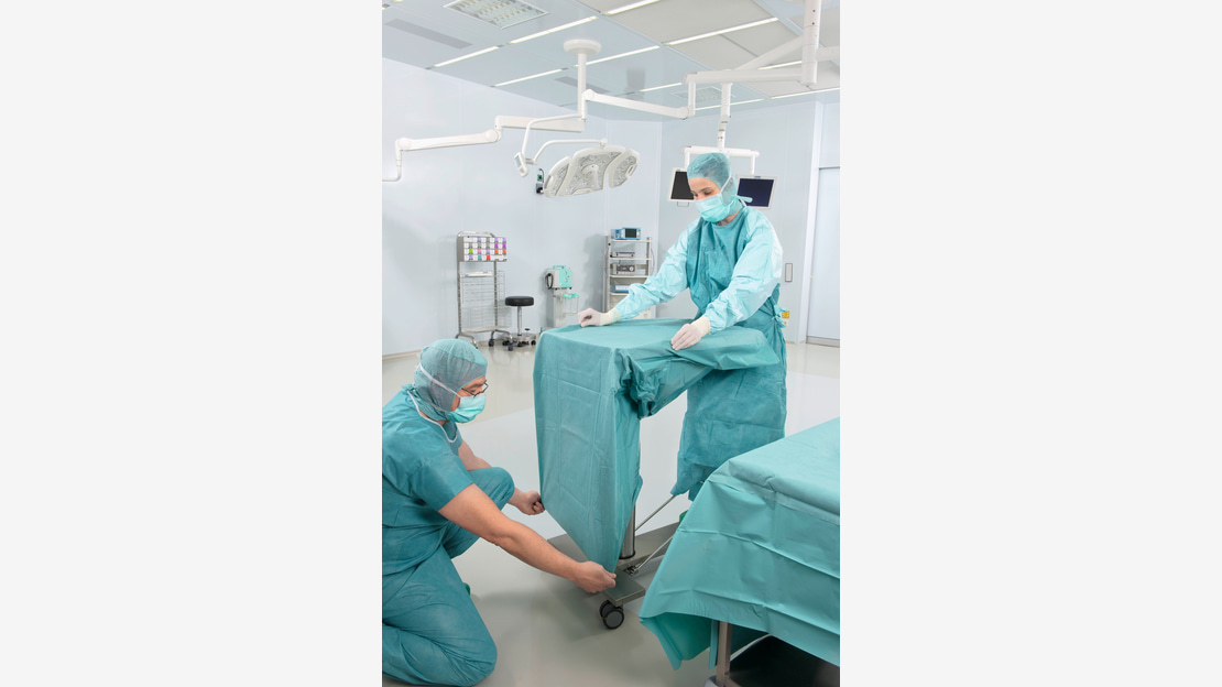 Mayo stand cover application