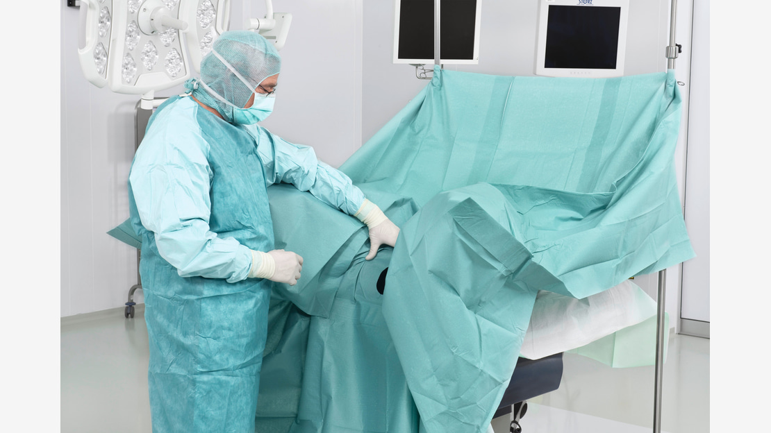 Foliodrape Protect Plus Gynaecology Set II drape application