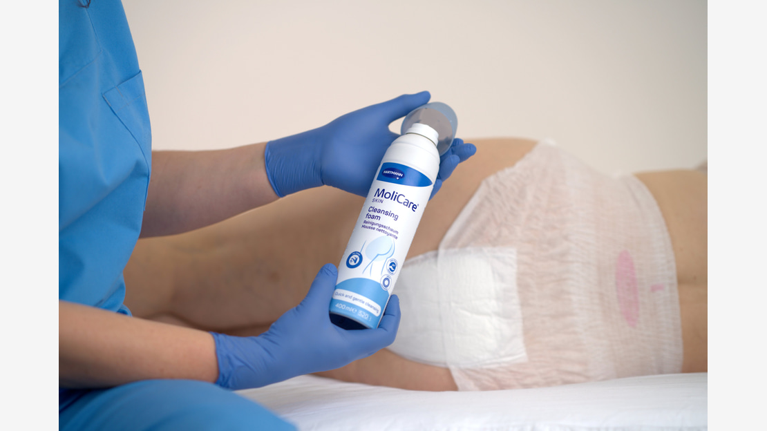 Shooting-March-2023-MoliCare-Skin-cleansing-foam-B2B