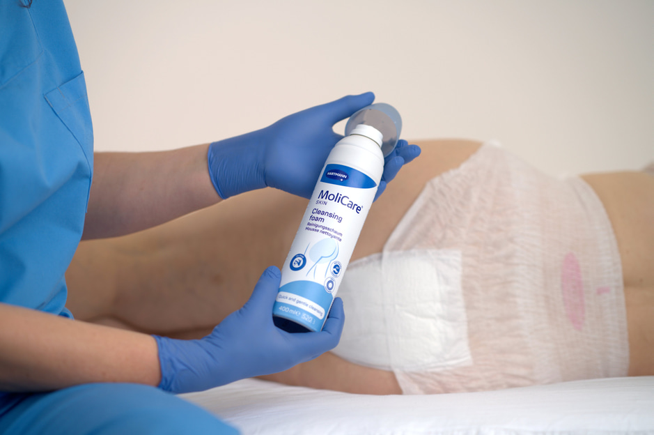 Shooting-March-2023-MoliCare-Skin-cleansing-foam-B2B