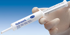 Using a syringe, Hydrosorb Gel is applied directly to the wound, neatly and precisely, and application errors are avoided.