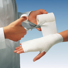 Due to the cohesive properties, Idealast-haft is very economical in use, as only a few turns are required to provide a secure and permanent bandage.