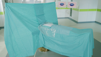Foliodrape Protect Plus Thorax Drape with integrated incision foil adh with bilateral suction bags