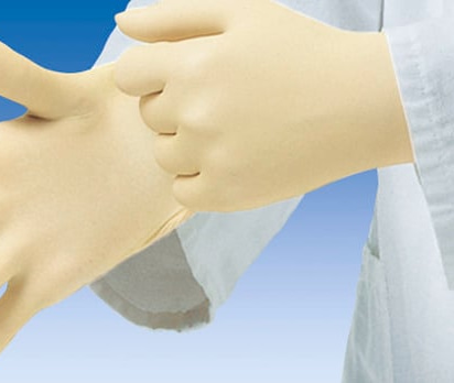The examination glove Peha-soft powderfree made of highly elastic latex is especially suitable for wearers who experience hypersensitivity reactions to glove powder.