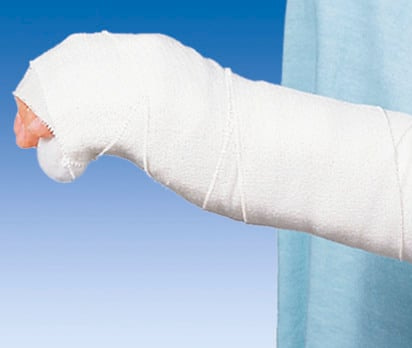 Idealast features permanently elastic polyamide threads which ensure that the bandage does not loose its elasticity in wear.