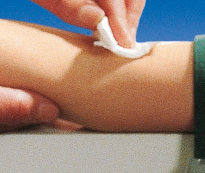 Pur-Zellin cellulose swabs, for cleaning the skin prior to injections, retain their shape and are abrasion-resistant.