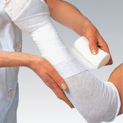 Due to the soft and skin friendly material Rolta soft is the ideal padding bandage for patients with sensitive skin.