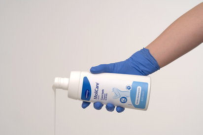  Shooting-March-2023-MoliCare-Skin-care-bath-B2B