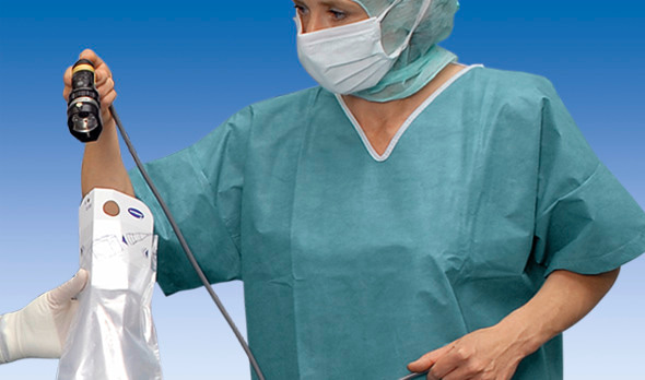 The tunic and the trousers of Foliodress Suit are comfortable to wear due to their air-permeable material.