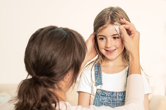 Cosmopor Silicone_mother & daughter_pulling of the pflaster