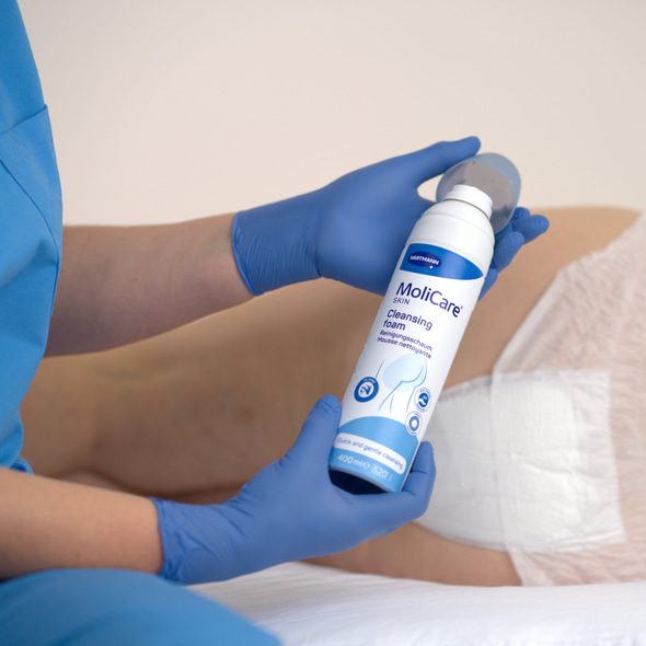 Shooting-March-2023-MoliCare-Skin-cleansing-foam-B2B