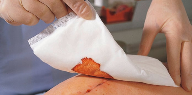 Zetuvit absorbent pad in use