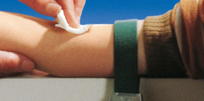 Pur-Zellin cellulose swabs, for cleaning the skin prior to injections, retain their shape and are abrasion-resistant.