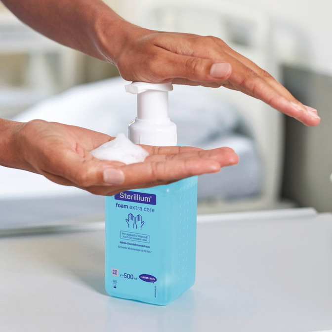 Sterillium® foam extra care Anwendungsbild