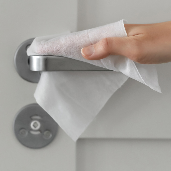 Sterillium® 2 in 1 wipes Anwendungsbild