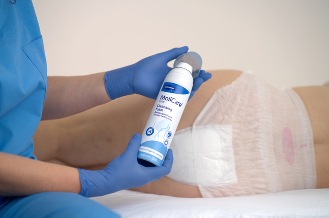 Shooting-March-2023-MoliCare-Skin-cleansing-foam-B2B