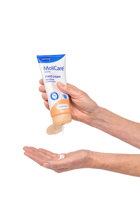 MoliCare® Skin Hand Cream - Application